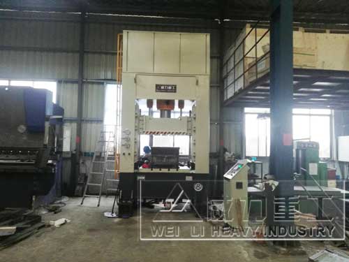 200噸框架式液壓沖床客戶工作現(xiàn)場(chǎng)圖
